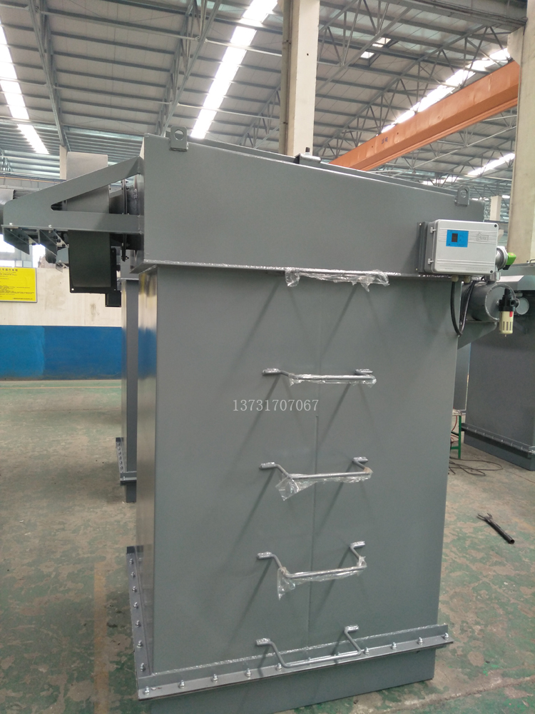 2018年最新研發(fā)15m2、25m2倉(cāng)頂布袋除塵器投放市場(chǎng)