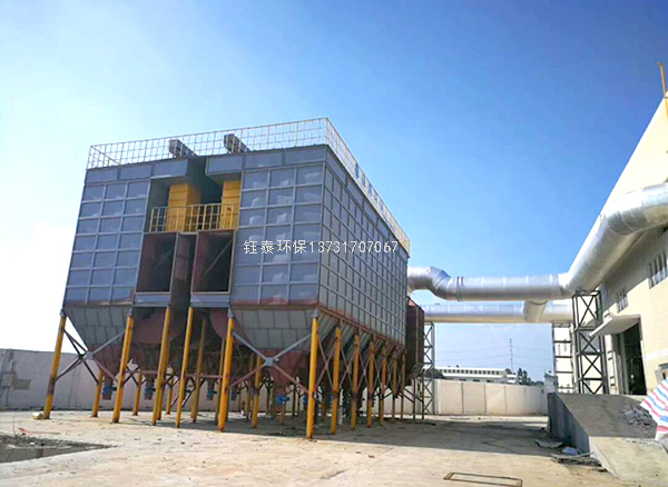 鋁熔鑄煙氣處理除塵器安裝現(xiàn)場(chǎng) 鋁熔鑄煙氣處理除塵器安裝現(xiàn)場(chǎng)