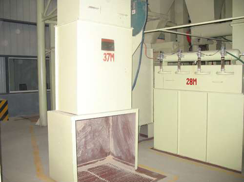 江蘇劉經(jīng)理定購的飼料車間DMC-120布袋除塵器已發(fā)貨 江蘇劉經(jīng)理定購的飼料車間DMC-120布袋除塵器已發(fā)貨